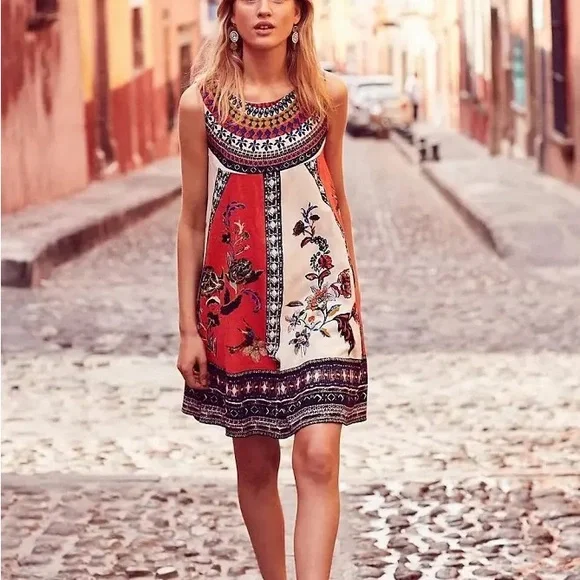 Maeve Cirque Swing Dress - Picture 2 of 12